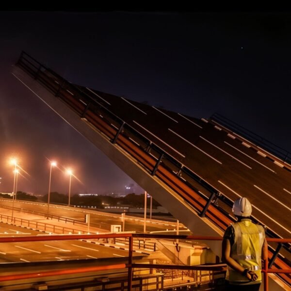 Al Maktoum Bridge will be partially closed until 2025