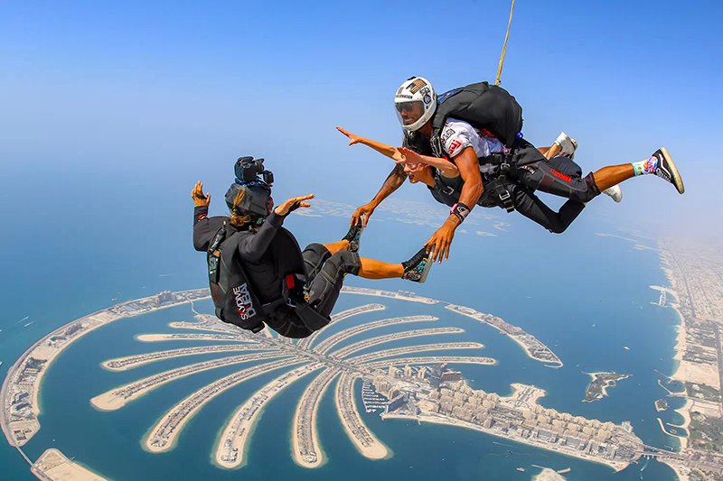 sky dive dubai