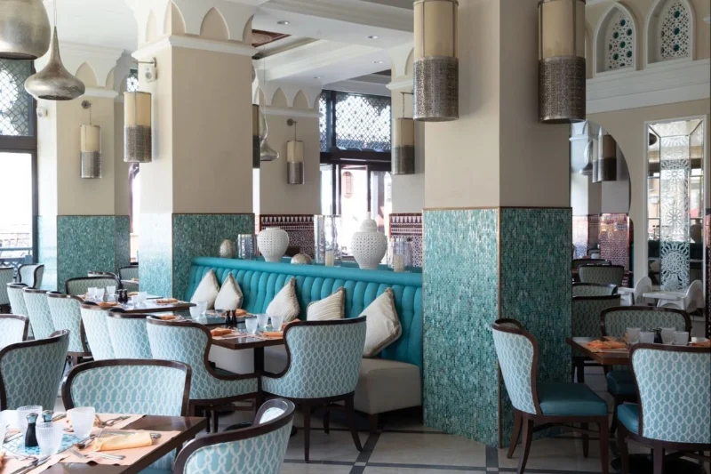 Beachfront Dining with Stunning Seafront Views