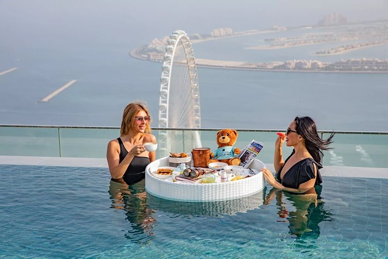 Floating breakfast at ZETA Seventy Seven